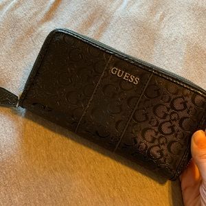 GUESS Wallet